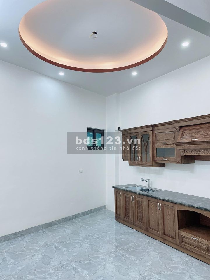 Bán gấp nhà đẹp phố Hoàng Quốc Việt Cầu Giấy dtsd 50m2 5 tầng giá nhỉnh 4 tỷ hiếm