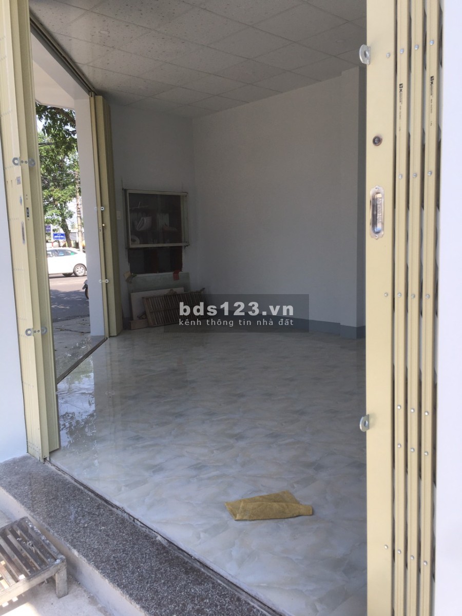 Cho thuê mặt bằng góc ngã 4 đông dân liên hệ 0937304863, khu mua bán kinh doanh sầm uất