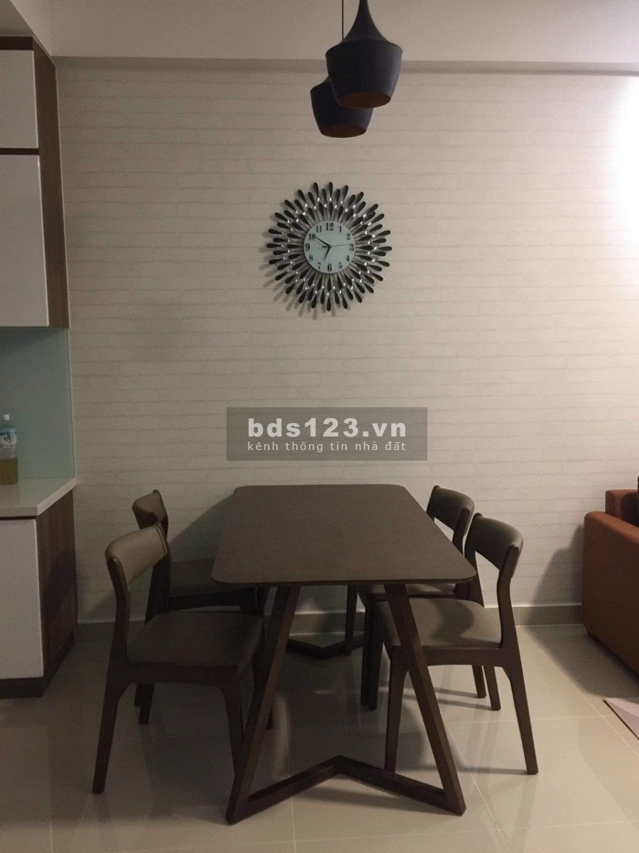 Tin thật 100% bán căn hộ 2PN 76m2 view đẹp, tầng trung giá 4.15 tỷ bao thuế phí, LH: 0902691920