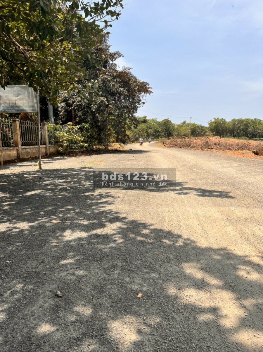 Chỉ còn 5 lô duy nhất hàng hiếm tại Bình Phước diện tích 1000m2, giá 800 triệu, đường nhựa