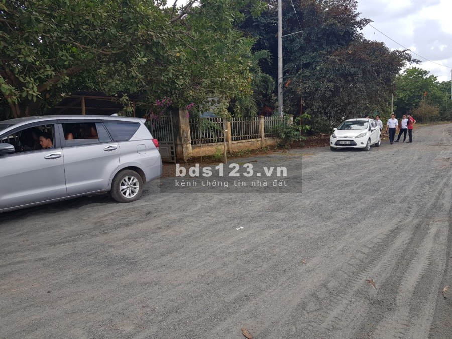 Chỉ còn 5 lô duy nhất hàng hiếm tại Bình Phước diện tích 1000m2, giá 800 triệu, đường nhựa