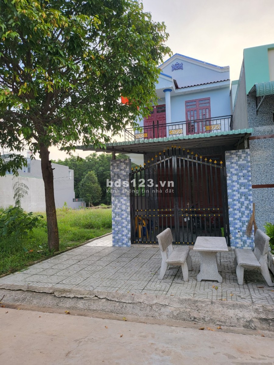 Chính chủ bán gấp căn nhà 2 tầng 3p trọ sau kcn mp3 và lô đất chỉ 850 triệu ngay chợ