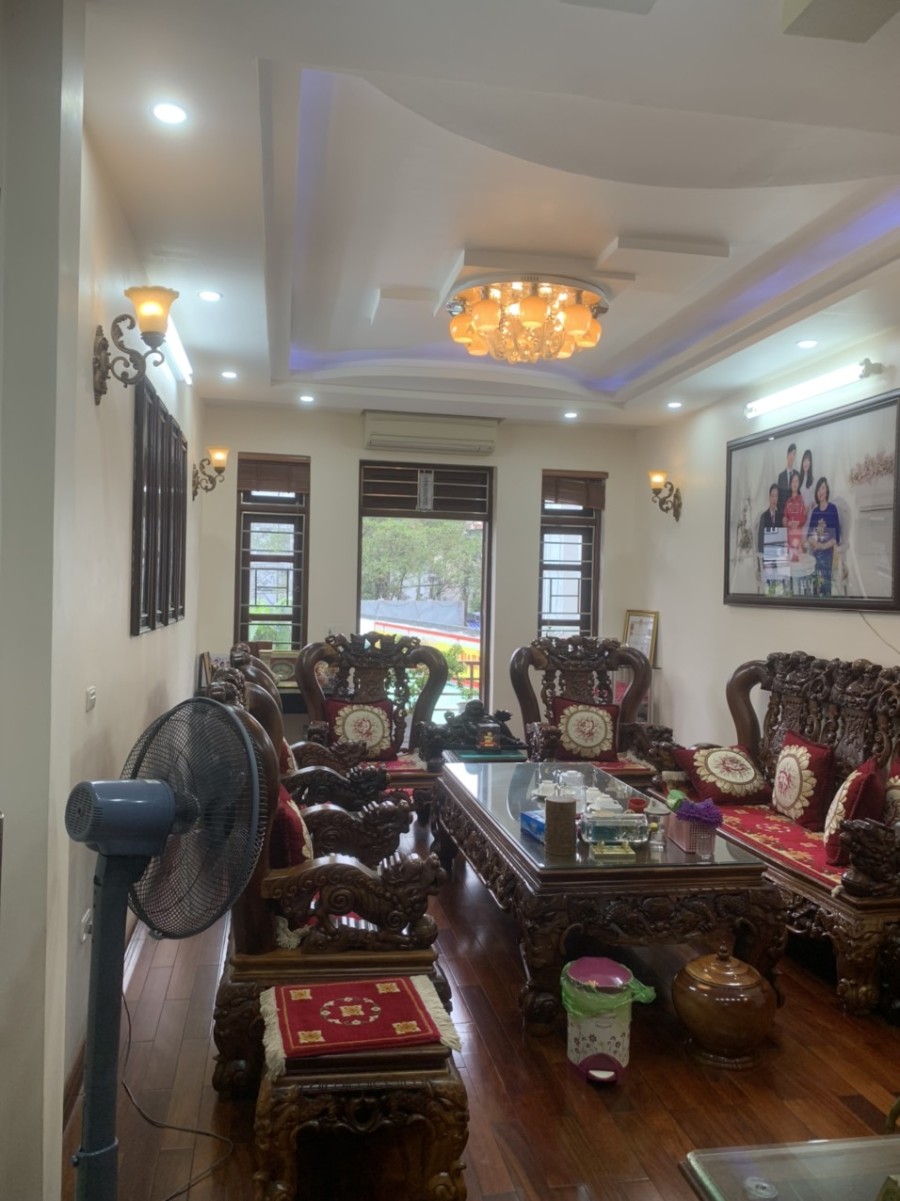 Chính chủ bán gấp nhà 5 tầng, ô tô đỗ cửa, giá 11x tỷ - Mễ Trì Hạ - 0972092682