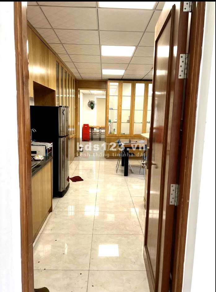 Bán căn hộ tầng 4 Sky Center Phổ Quang tuyệt đẹp liên hệ 0913070739