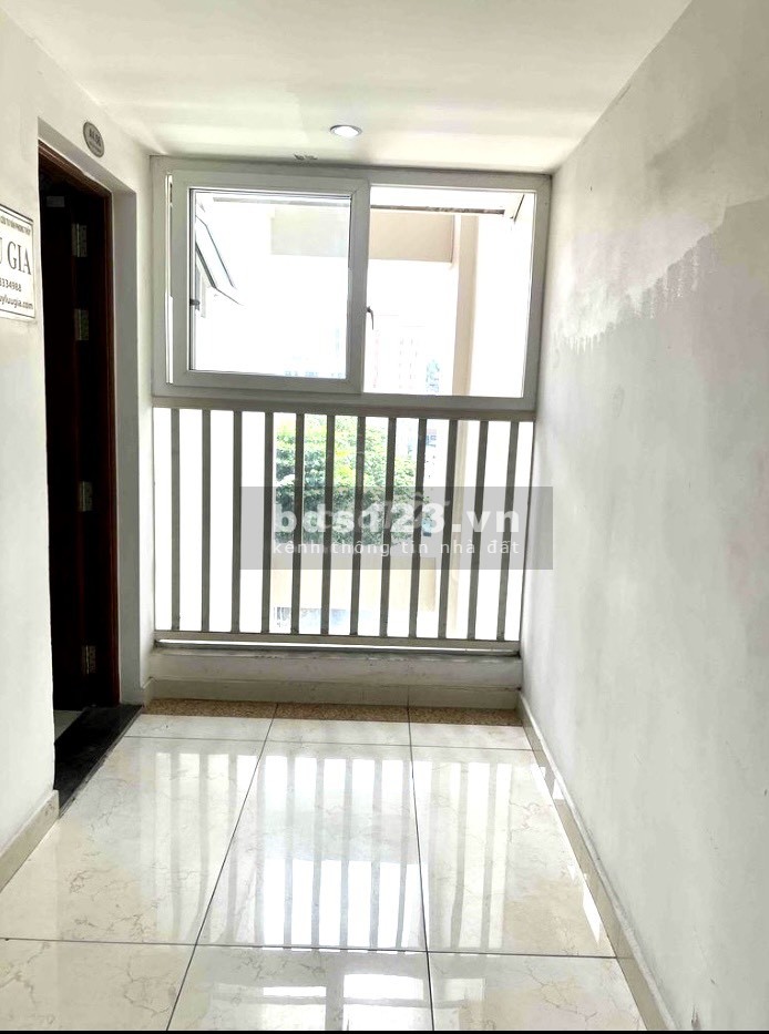 Bán căn hộ tầng 4 Sky Center Phổ Quang tuyệt đẹp liên hệ 0913070739