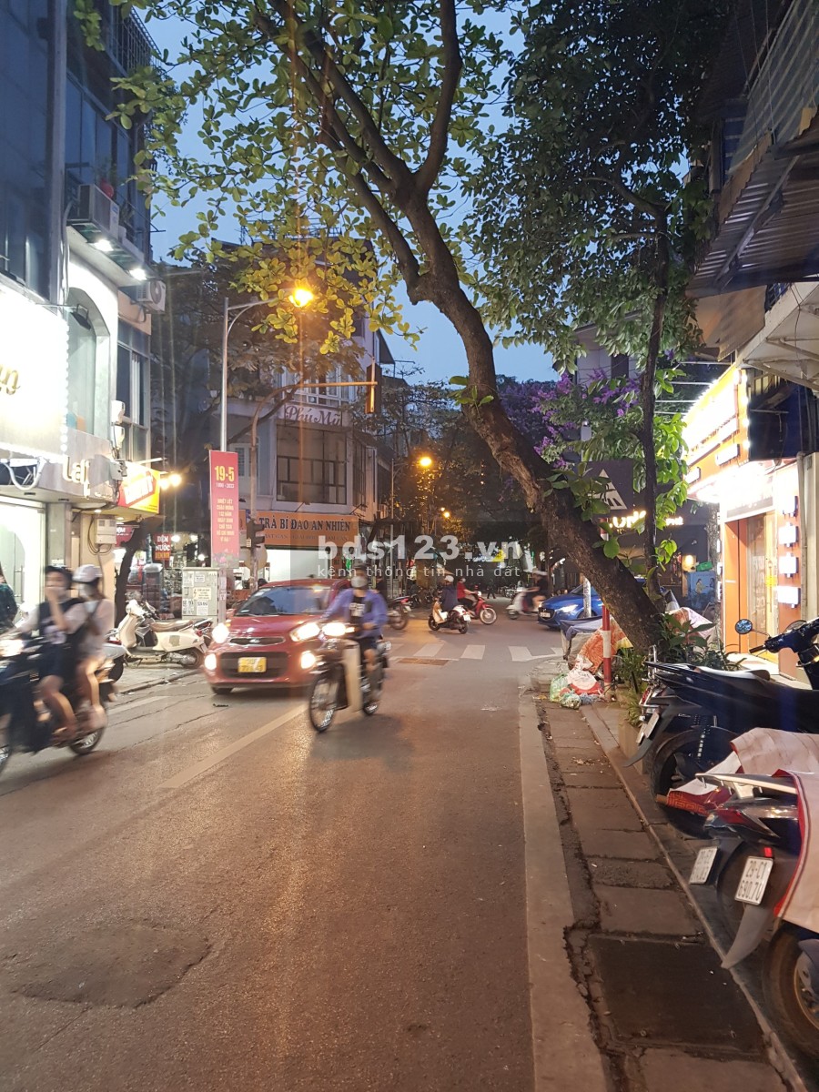 Bán nhà mặt phố Hàng Nón Hoàn Kiếm Hà Nội kinh doanh đỉnh diện tích 45m2 4 tầng, giá 32 tỷ