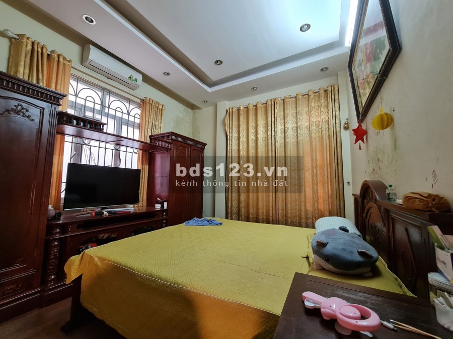 Cần bán nhà mặt phố khu Đống Đa, gần trường học, chợ, dân trí cao, lh 0904330359