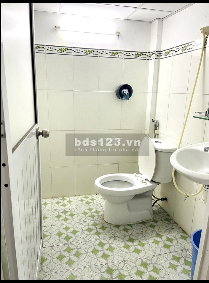 Chính chủ bán gấp giá tốt nhà 2 mặt hẻm tại Phạm Thế Hiển P4 Quận 8, lh 0907336342