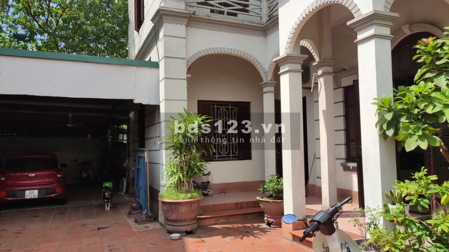 Bán nhà 2 tầng 304m2 ô tô tránh cách mặt đường Hà Huy Tập 50m giá 16 tỷ. LH 0912442669
