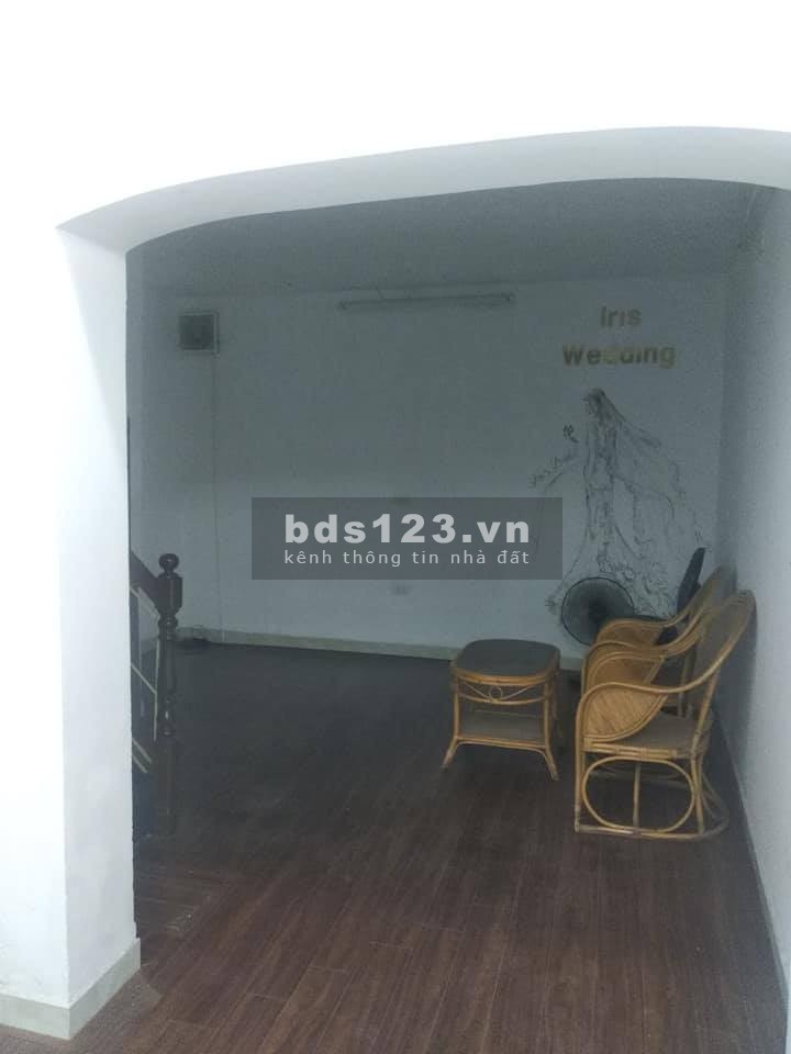 Nhỉnh 7 tỷ có nhà mặt ngõ Thông Phong 35m2 ô tô tránh, KD tốt. LH 0912442669