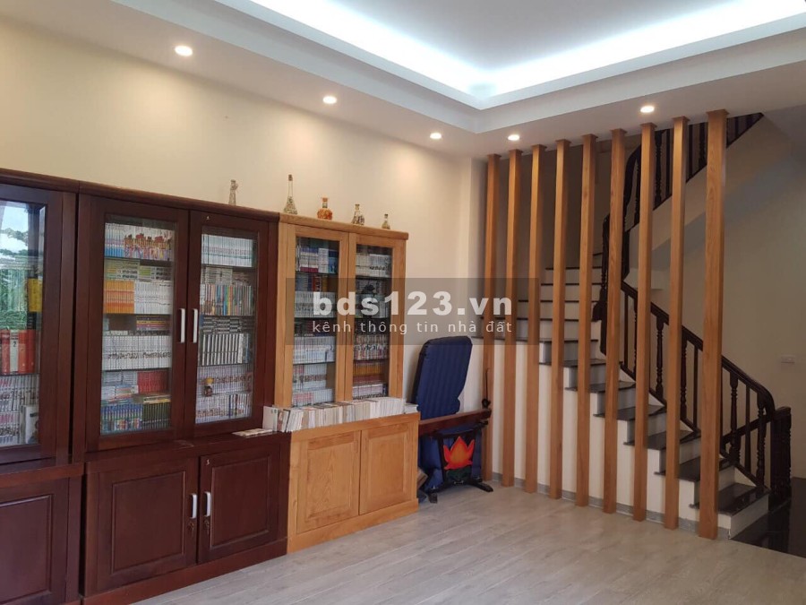 Nhà đẹp PL ô tô tránh 4 tầng x 72m2 ngõ 105 Xuân La giá 14,8 tỷ. LH 0912442669