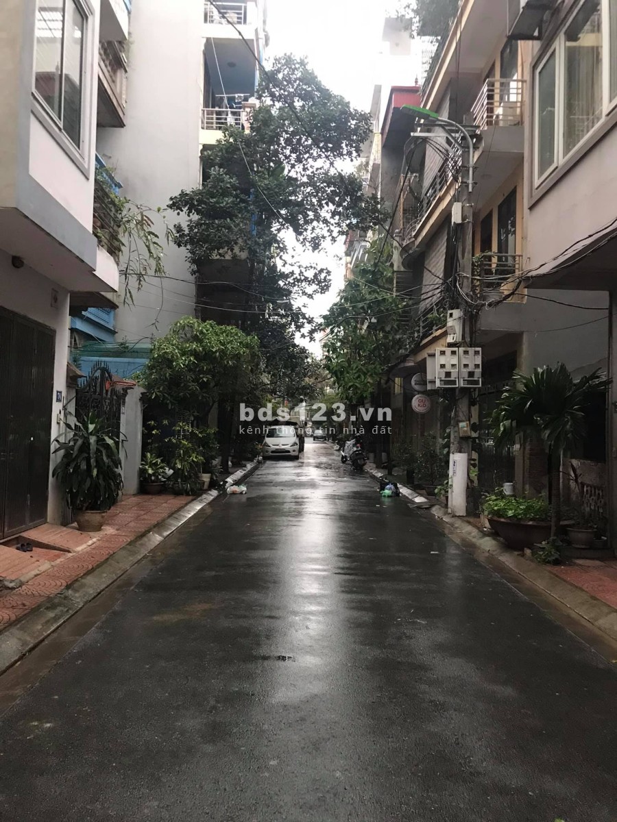 Nhà đẹp PL ô tô tránh 4 tầng x 72m2 ngõ 105 Xuân La giá 14,8 tỷ. LH 0912442669
