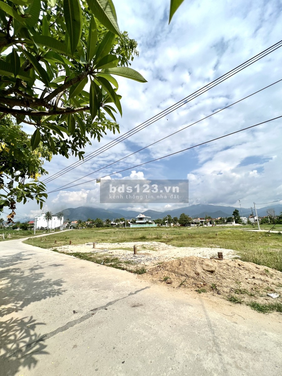 Kẹt ngân hàng bán nhanh 5 lô đất mặt tiền trung tâm TT Vạn Giã - Khu Kinh Tế Vân Phong.