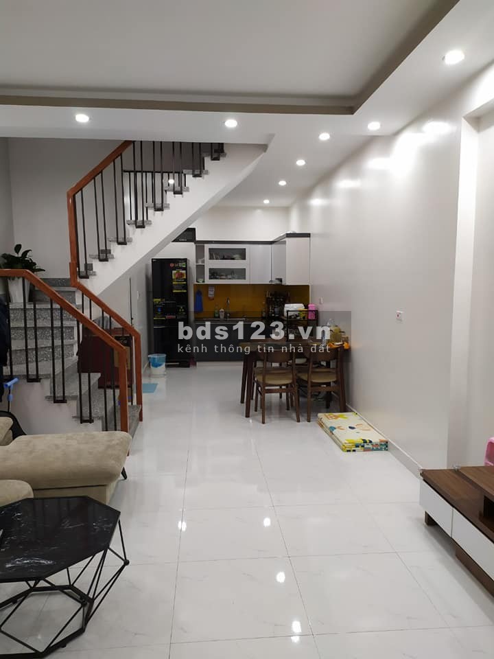 Bán nhà đẹp Cầu Giấy diện tích 53m2 5 tầng ngõ thông ô tô…