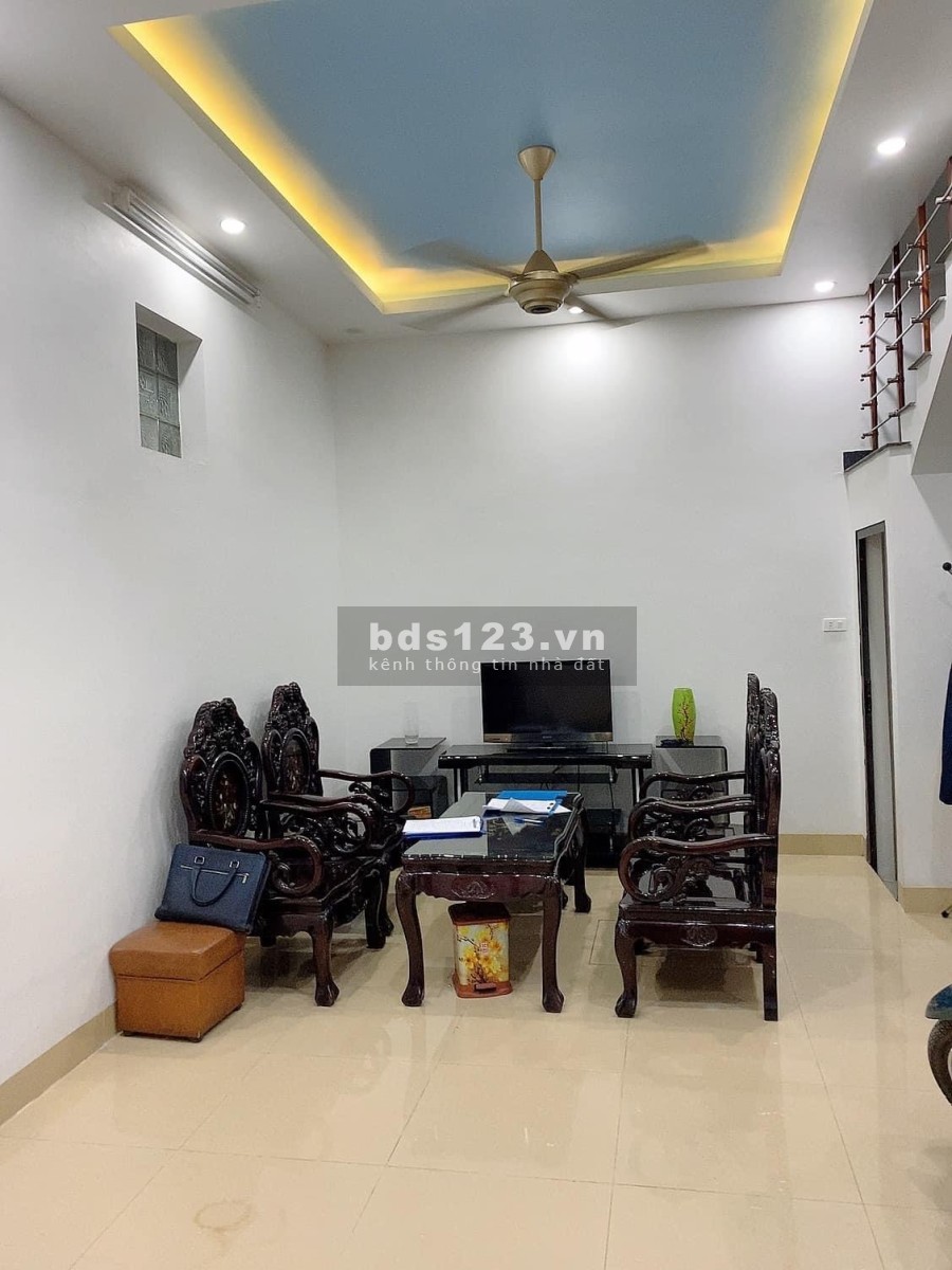 Bán nhà Gấp Phú Diễn Bắc Từ Liêm, dtsd 37m2, 5 tầng, 5.3m mt giá 4.15 tỷ ô tô tránh LH:0979008996