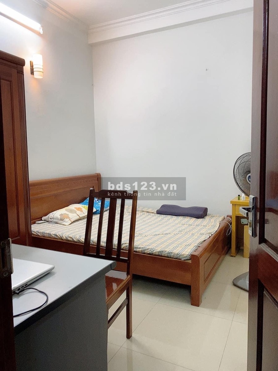 Bán nhà Gấp Phú Diễn Bắc Từ Liêm, dtsd 37m2, 5 tầng, 5.3m mt giá 4.15 tỷ ô tô tránh LH:0979008996