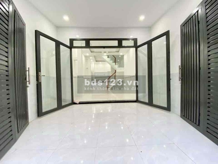Cần bán gấp nhà mặt tiền Nguyễn Duy Cung, diện tích 4.2mx12m, pháp lí chính chủ, lh 0899490899