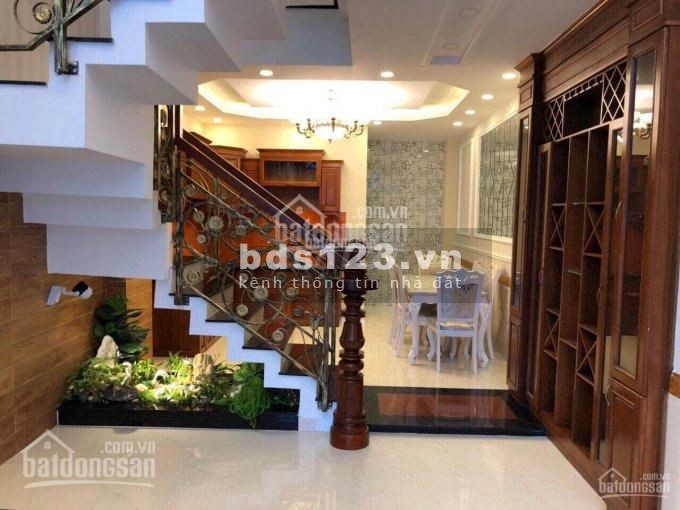 Bán nhà hẻm xe hơi Nguyễn Trọng Tuyển phường 2 Quận Tân Bình dtsd 4.3m*12m 2 lầu, 3 phòng