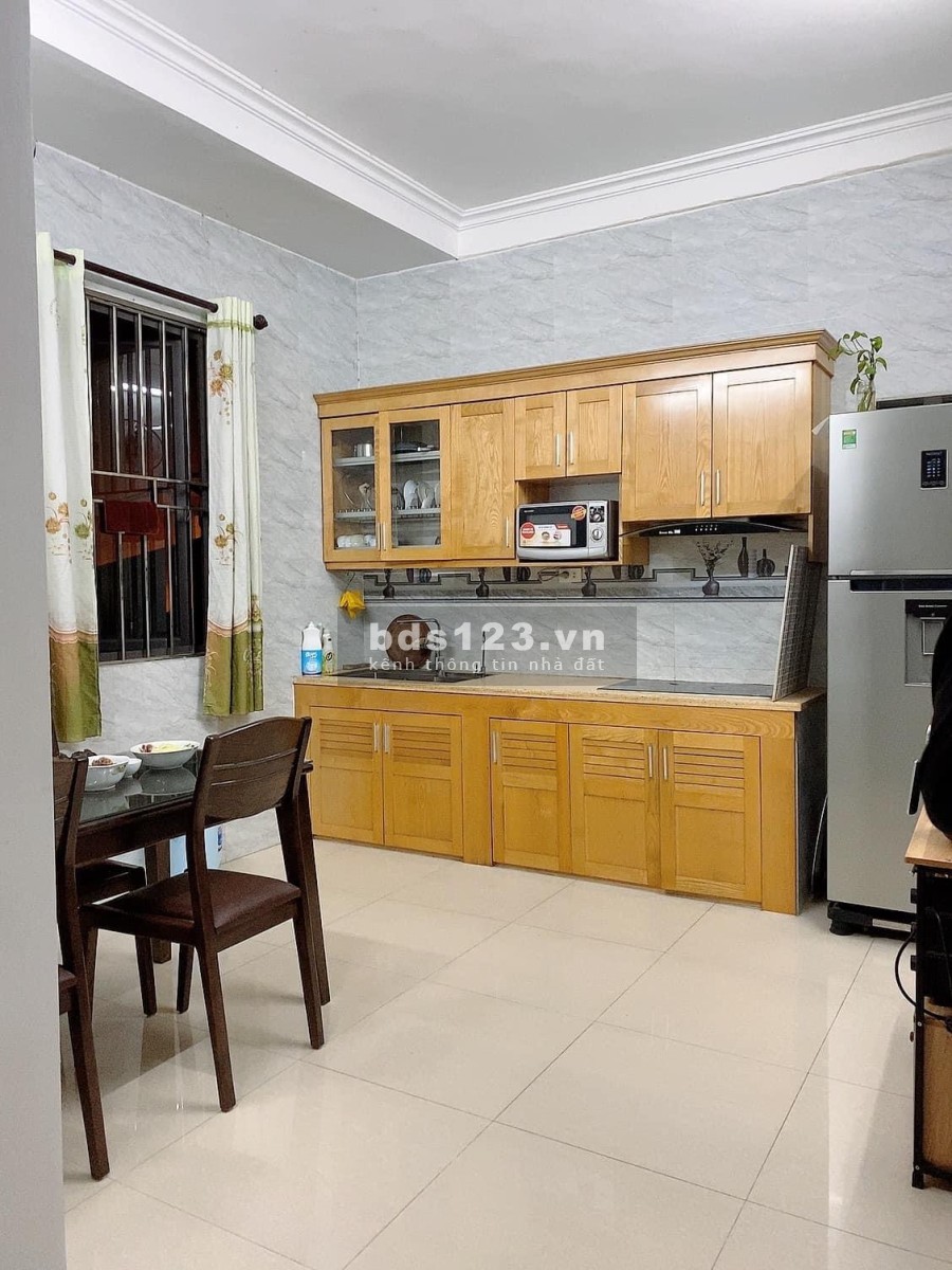 Bán nhà Gấp Phú Diễn Bắc Từ Liêm, dtsd 37m2, 5 tầng, 5.3m mt giá 4.15 tỷ ô tô tránh LH:0979008996