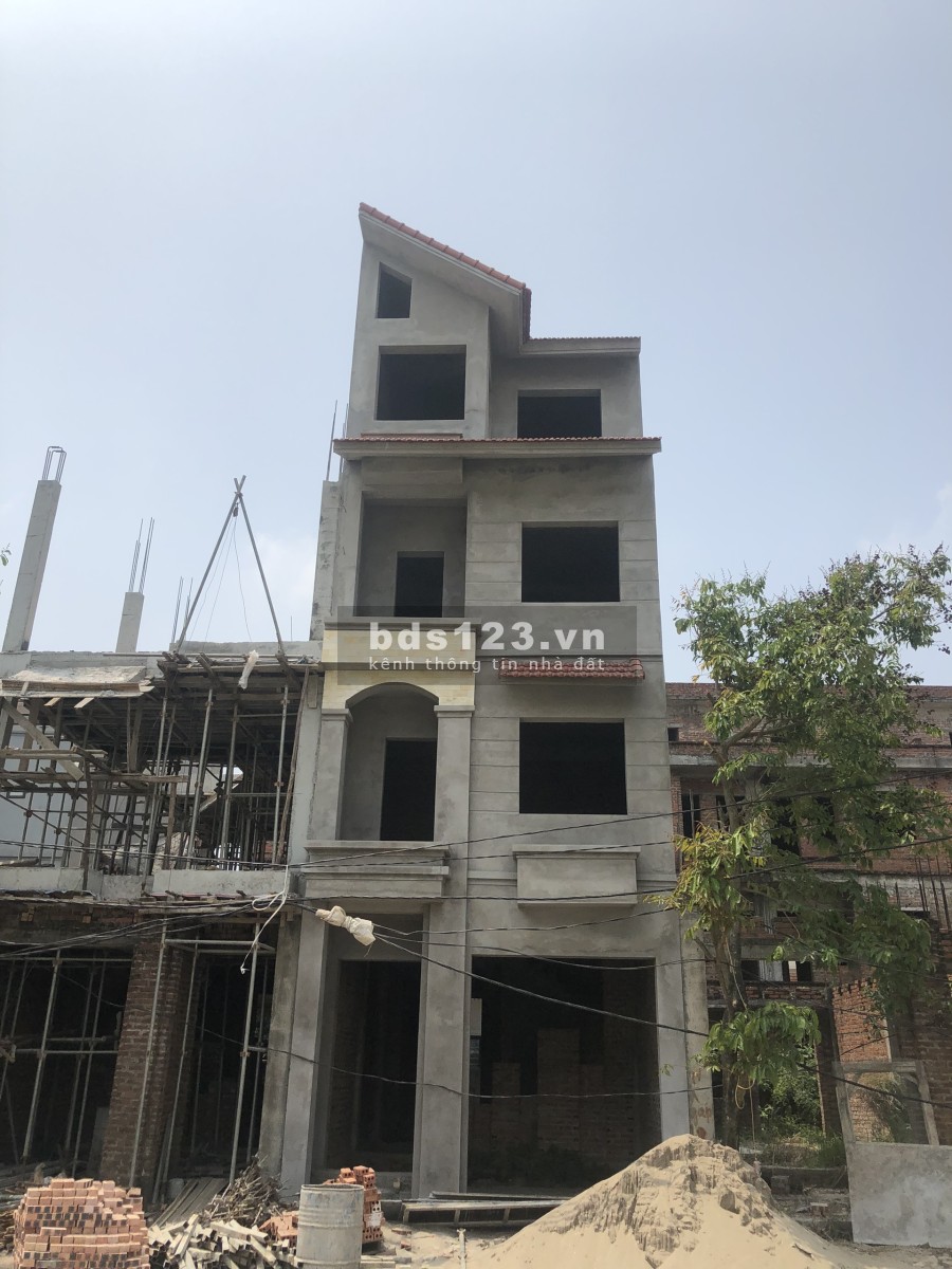 Bán biệt thự, liền kề B15 Cienco 5 Hoàng Quốc Việt, vị trí trung tâm view đẹp, giá tốt đầu tư