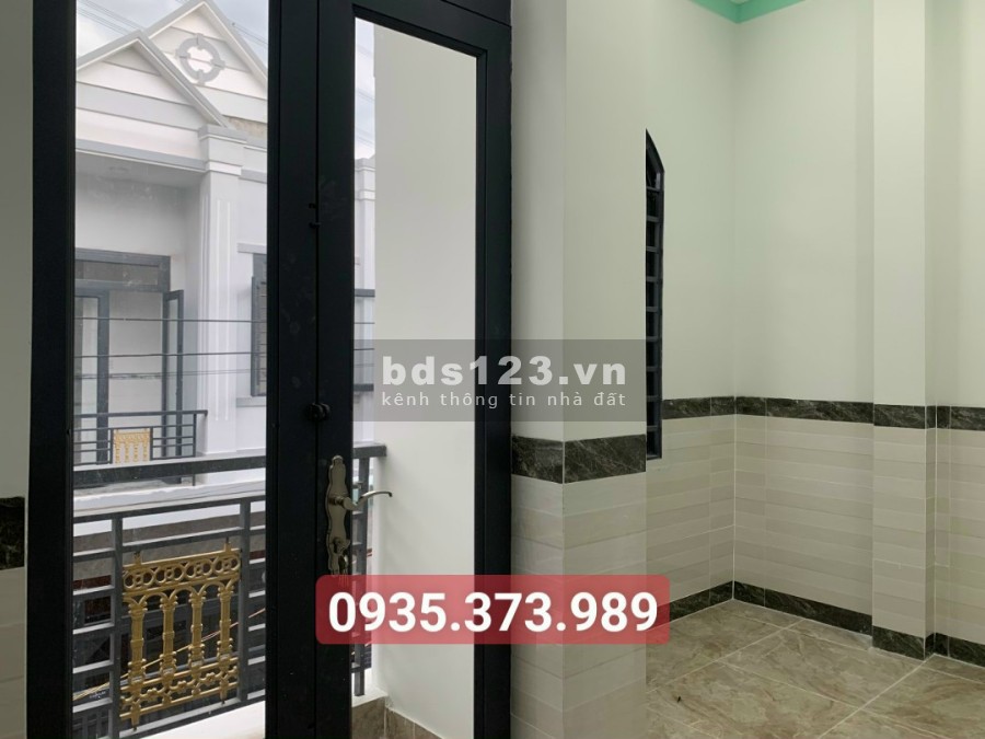 Bán nhà 2 tầng 2 mê đường bê tông rộng 6m P. Thái Hoà - Tx. Tân Uyên - Bình Dương