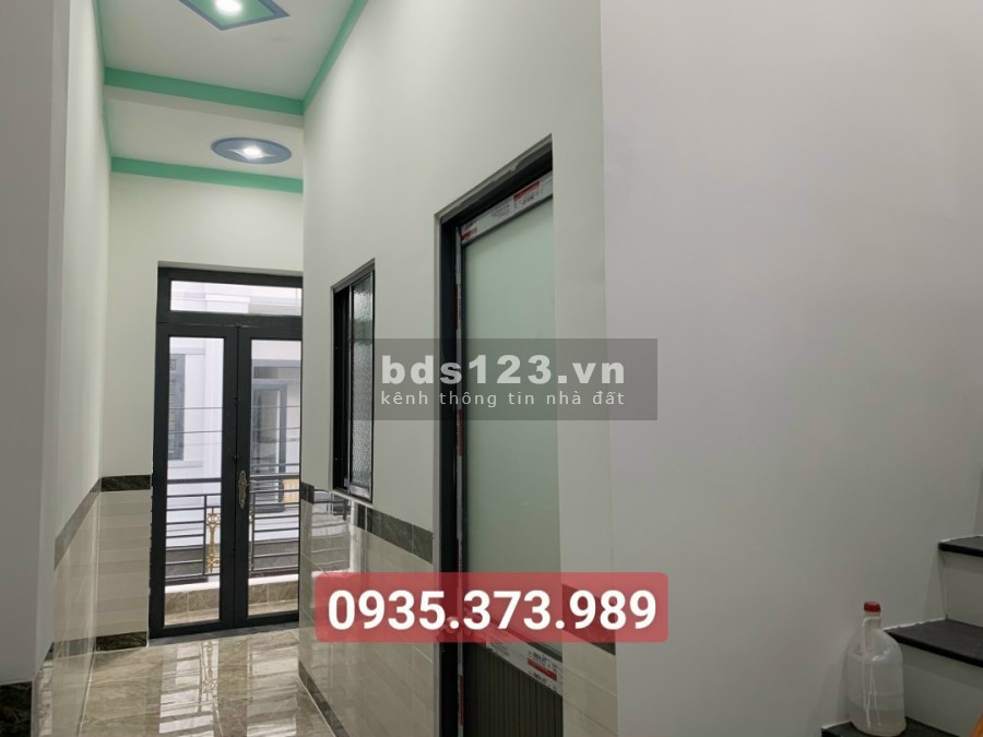 Bán nhà 2 tầng 2 mê đường bê tông rộng 6m P. Thái Hoà - Tx. Tân Uyên - Bình Dương
