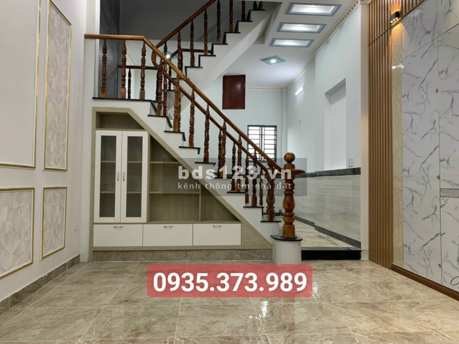 Bán nhà 2 tầng 2 mê đường bê tông rộng 6m P. Thái Hoà - Tx. Tân Uyên - Bình Dương
