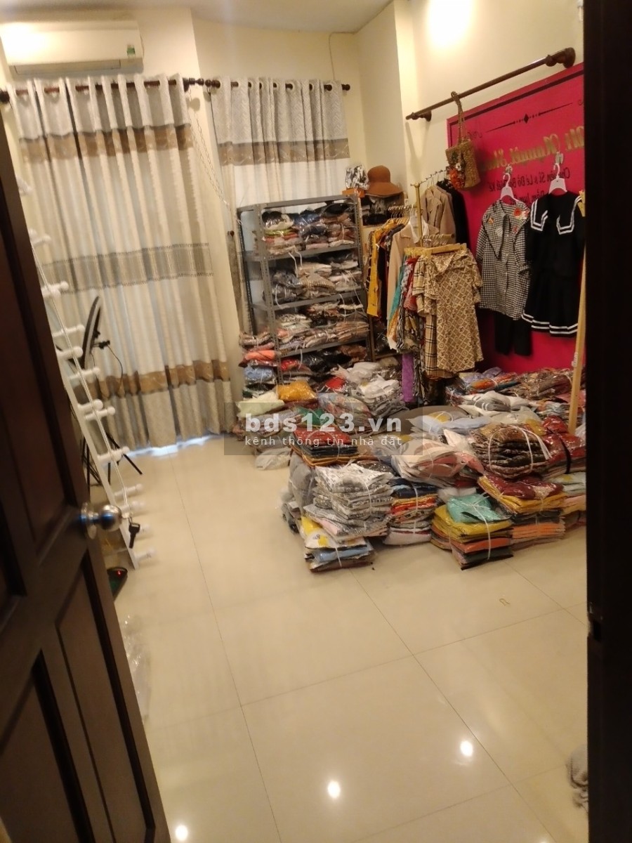 Bán nhà mặt Mặt tiền Hẽm chợ Cao Đạt khu vực sầm uất, giá tốt đầu tư sinh lời ngay
