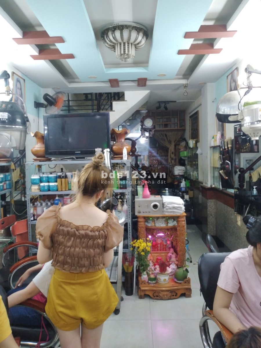 Bán nhà mặt Mặt tiền Hẽm chợ Cao Đạt khu vực sầm uất, giá tốt đầu tư sinh lời ngay