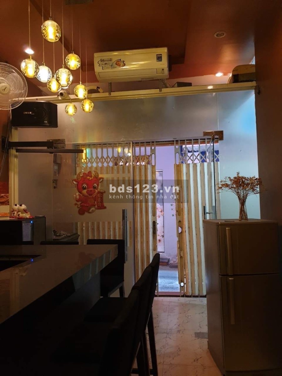 Cho thuê mặt bằng có sẵn nội thất làm counter bar liên hệ 0396345037 khu sầm uất