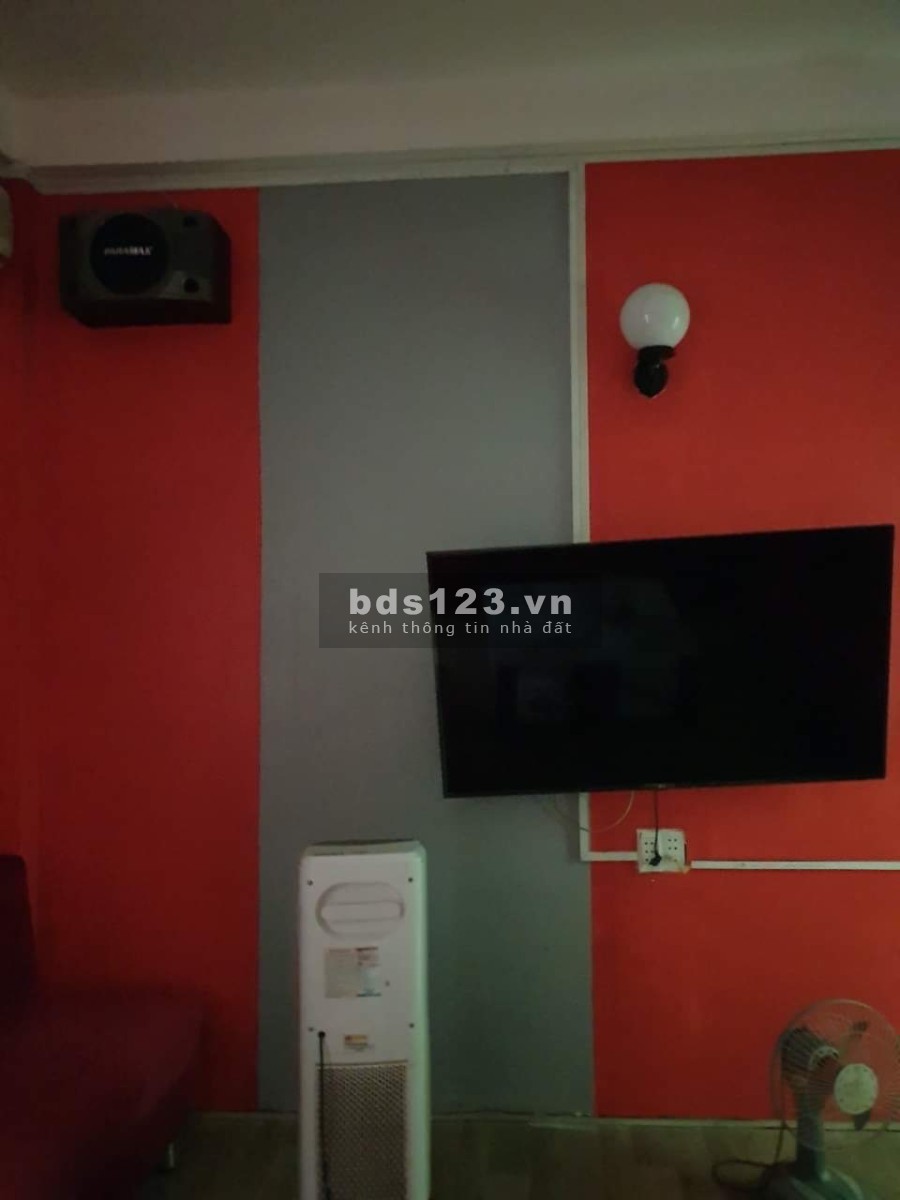 Cho thuê mặt bằng có sẵn nội thất làm counter bar liên hệ 0396345037 khu sầm uất