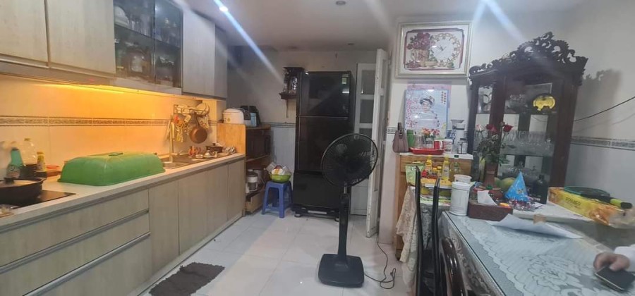 Bán nhà Yên Thế cạnh Sân Bay diện tích 63m2, 3 tầng giá nhỉnh 10 tỷ khu dân trí cao