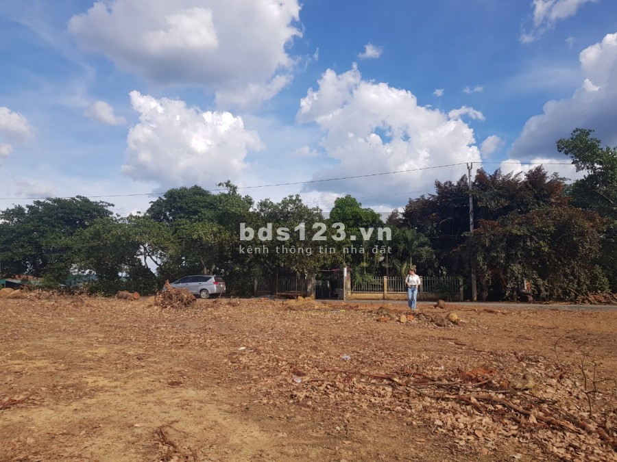 HOT Bình Phước. DT 10X100. GIÁ 750 TRIỆU Đường Rộng 12m. Cách Quốc Lộ 14 Di Chuyển Tới đất 5 phút