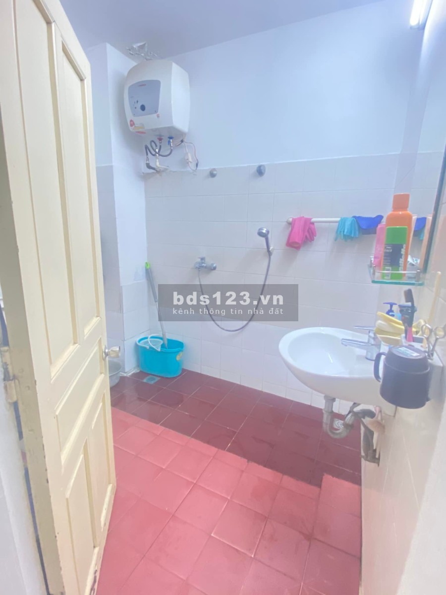 Bán nhà phố Nghĩa Đô Cầu Giấy, diện tích 73m2, nhà 2 mặt ngõ phân lô ô tô vào nhà, sổ sẵn