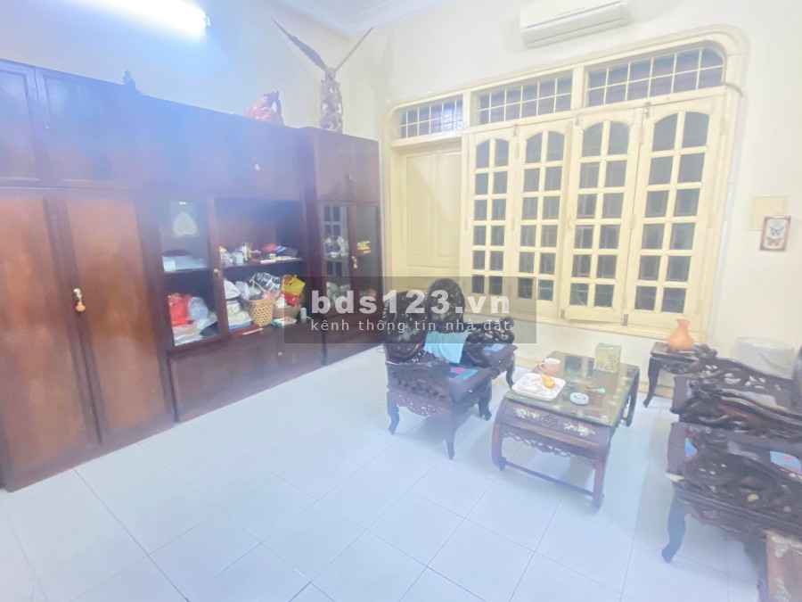Bán nhà phố Nghĩa Đô Cầu Giấy, diện tích 73m2, nhà 2 mặt ngõ phân lô ô tô vào nhà, sổ sẵn