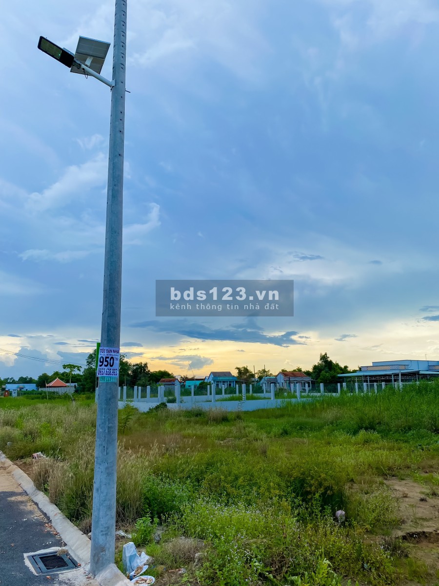 Chính chủ, bán đất nền kdc, sổ hồng riêng - giáp thành phố Hồ Chí Minh 445tr - sđt 0938326639