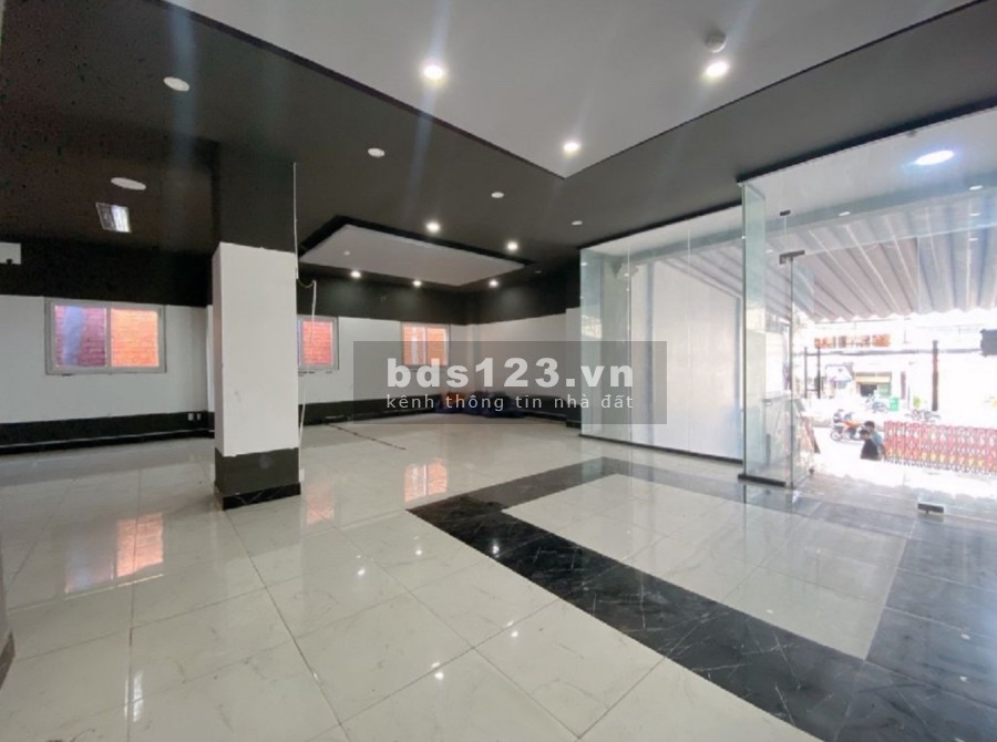 Cho thuê mặt bằng 250m2 mặt tiền đường Huỳnh Tấn Phát giá 27 triệu/tháng