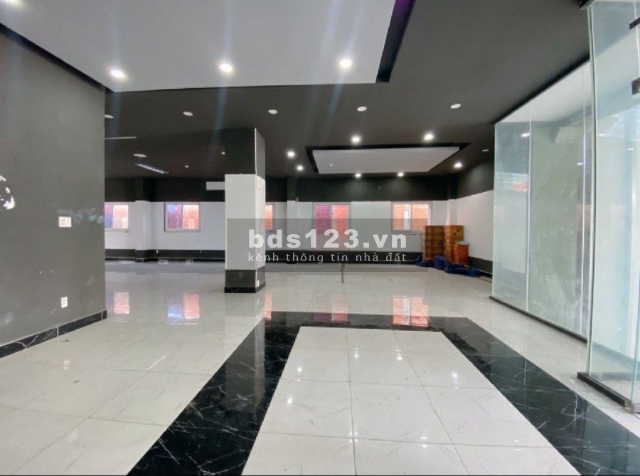 Cho thuê mặt bằng 250m2 mặt tiền đường Huỳnh Tấn Phát giá 27 triệu/tháng