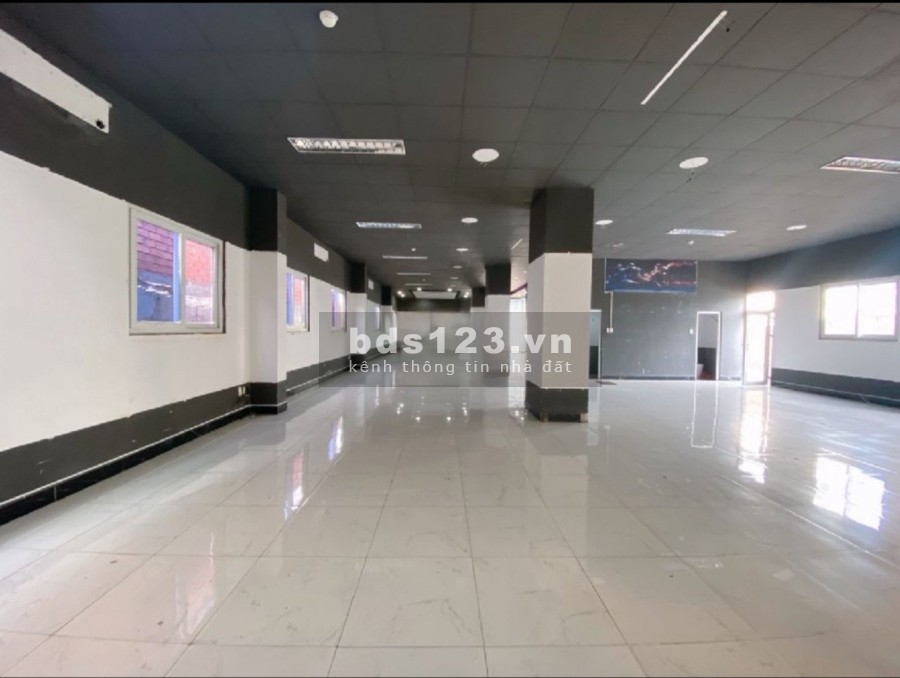 Cho thuê mặt bằng 250m2 mặt tiền đường Huỳnh Tấn Phát giá 27 triệu/tháng