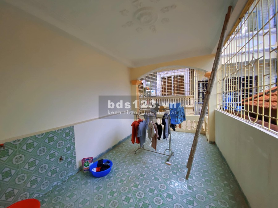 Nhà rất đẹp, 2 mặt thoáng, trung tâm Cầu Giấy sổ đỏ chính chủ, giá tốt đầu tư, khu an ninh