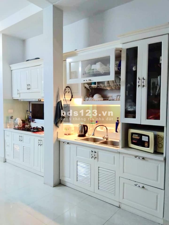 Bán nhà nguyên căn Hoàng Mai, hơn 3 tỷ, ô tô đỗ cửa, đúc 5 tầng kiên cố, khu dân cư đông