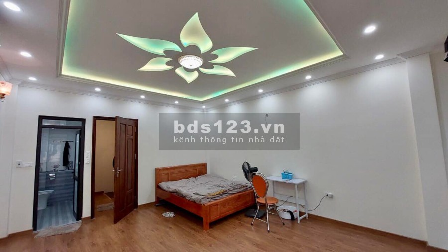 Bán nhà nguyên căn kiến trúc đẹp có ô tô vào nhà Cầu Diễn giá chỉ 5 tỷ, khu dân cư đông