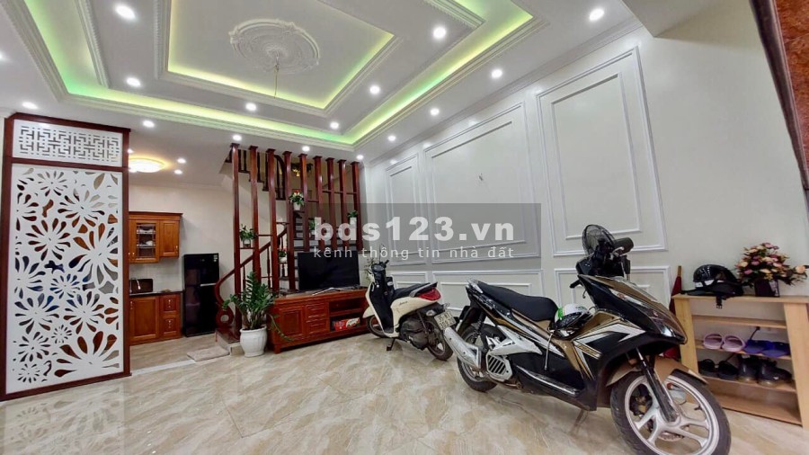 Bán nhà nguyên căn kiến trúc đẹp có ô tô vào nhà Cầu Diễn giá chỉ 5 tỷ, khu dân cư đông