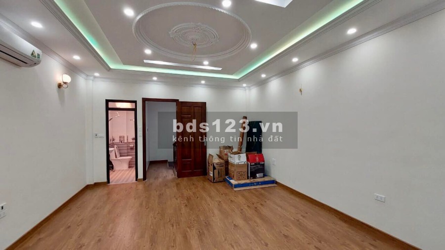 Bán nhà nguyên căn kiến trúc đẹp có ô tô vào nhà Cầu Diễn giá chỉ 5 tỷ, khu dân cư đông