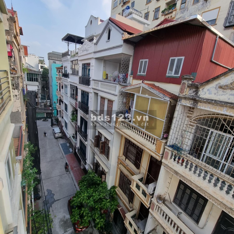 Bán gấp nhà nguyên căn đẹp ô tô đỗ cửa đầy đủ nội thất giá bán 13.6 tỷ, đủ công năng