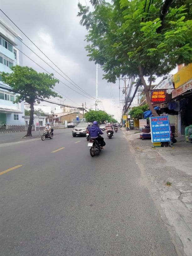 Bán gấp mặt tiền Âu Cơ, Phú Trung, Tân Phú, dt 4 x 14 giá bán 7 tỷ 5 lh 0935547339