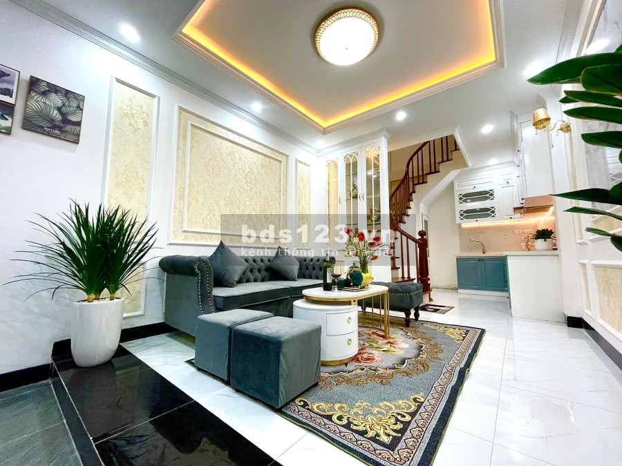 Bán nhà mới nguyên căn diện tích 33m2, 5 tầng đúc, đầy đủ nội thất Hồ Ba Mẫu giá bán 3.7 tỷ