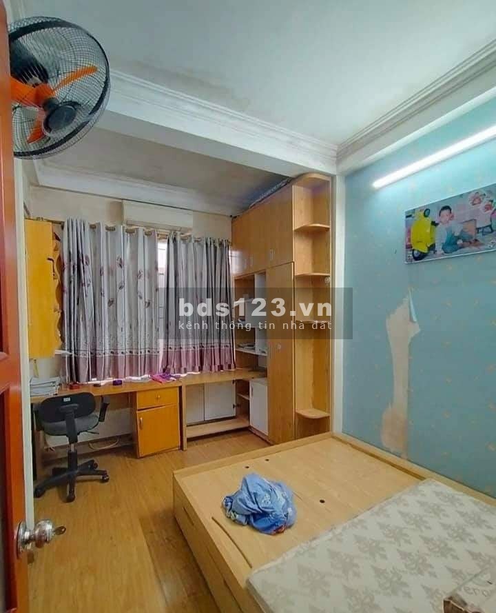 Bán nhà mặt đường Giải Phóng diện tích sử dụng 46m2, 4 tầng, giá chỉ 5,x tỷ vị trí đẹp