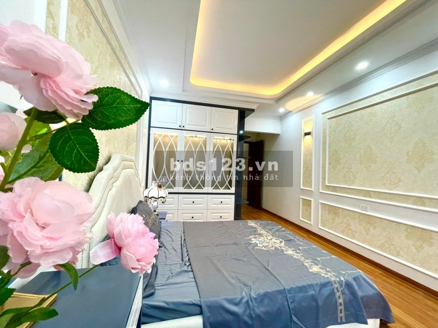 Bán nhà mới nguyên căn diện tích 33m2, 5 tầng đúc, đầy đủ nội thất Hồ Ba Mẫu giá bán 3.7 tỷ