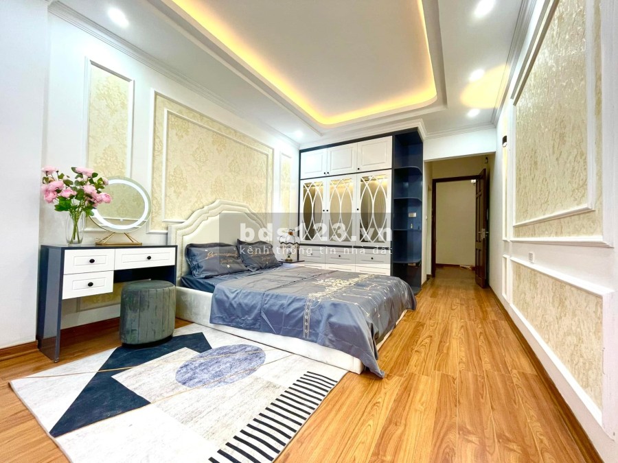 Bán nhà mới nguyên căn diện tích 33m2, 5 tầng đúc, đầy đủ nội thất Hồ Ba Mẫu giá bán 3.7 tỷ